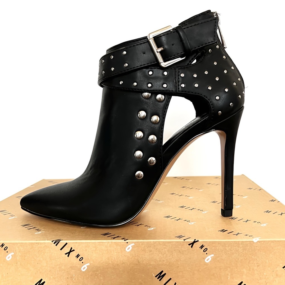 Mix No. 6 Dillan Black Studded Shootie Size 6